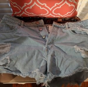 H & M highwaisted shorts